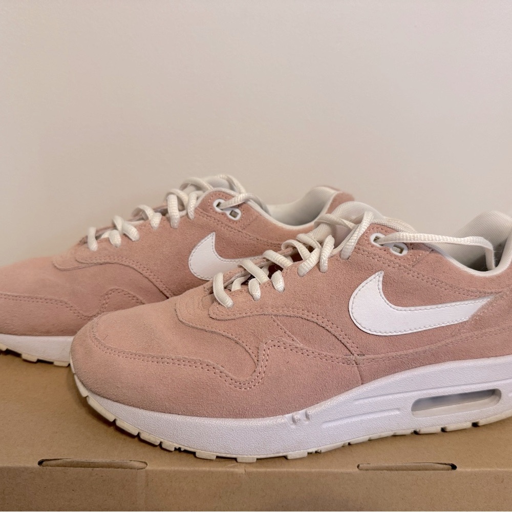 Light Pink Nike Air Max - Picture 2 of 3